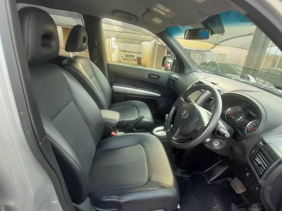 2011 Nissan X-TRAIL pictures