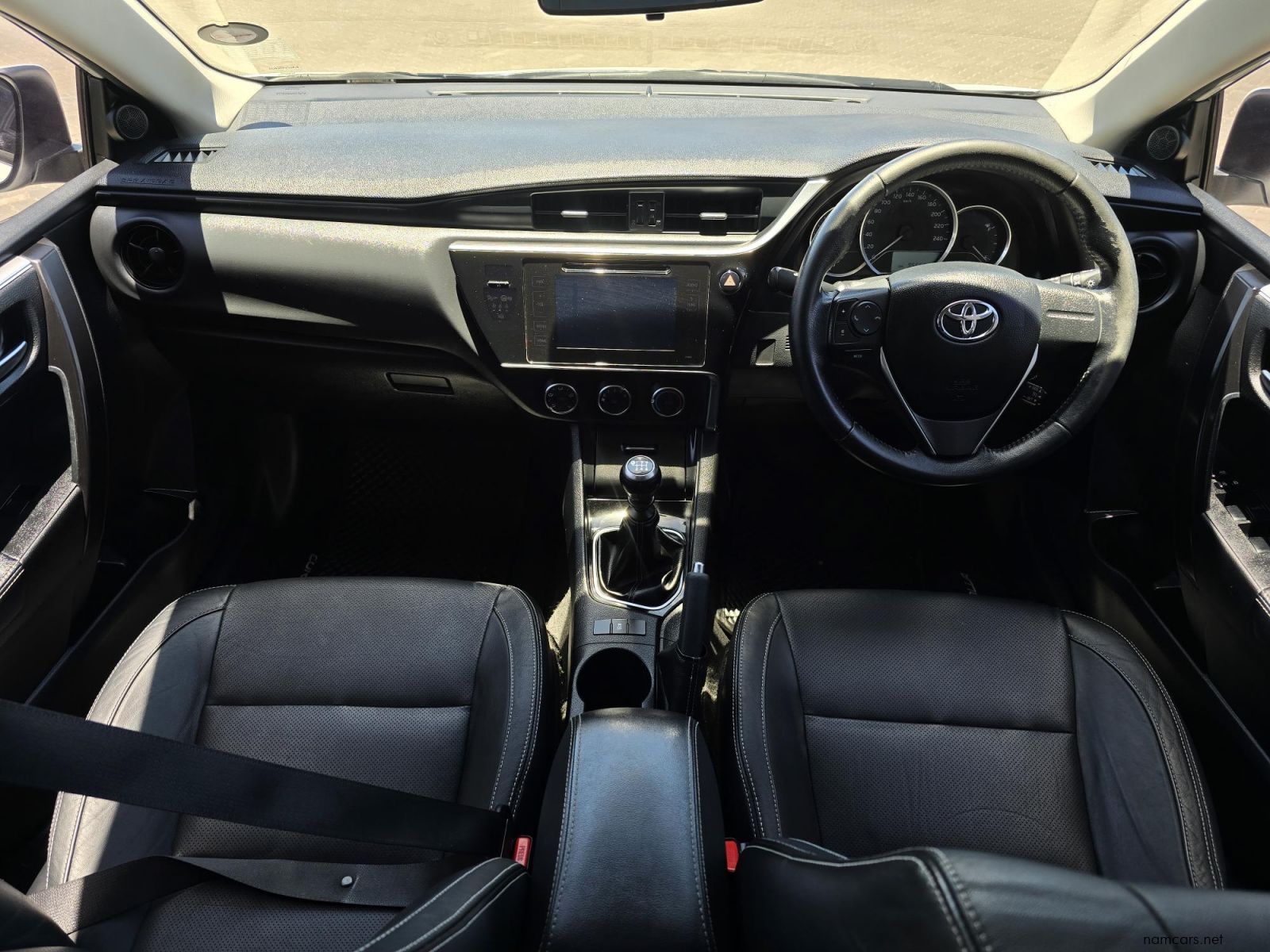 2017 Toyota Corolla 1.6 PRESTIGE M/T photo
