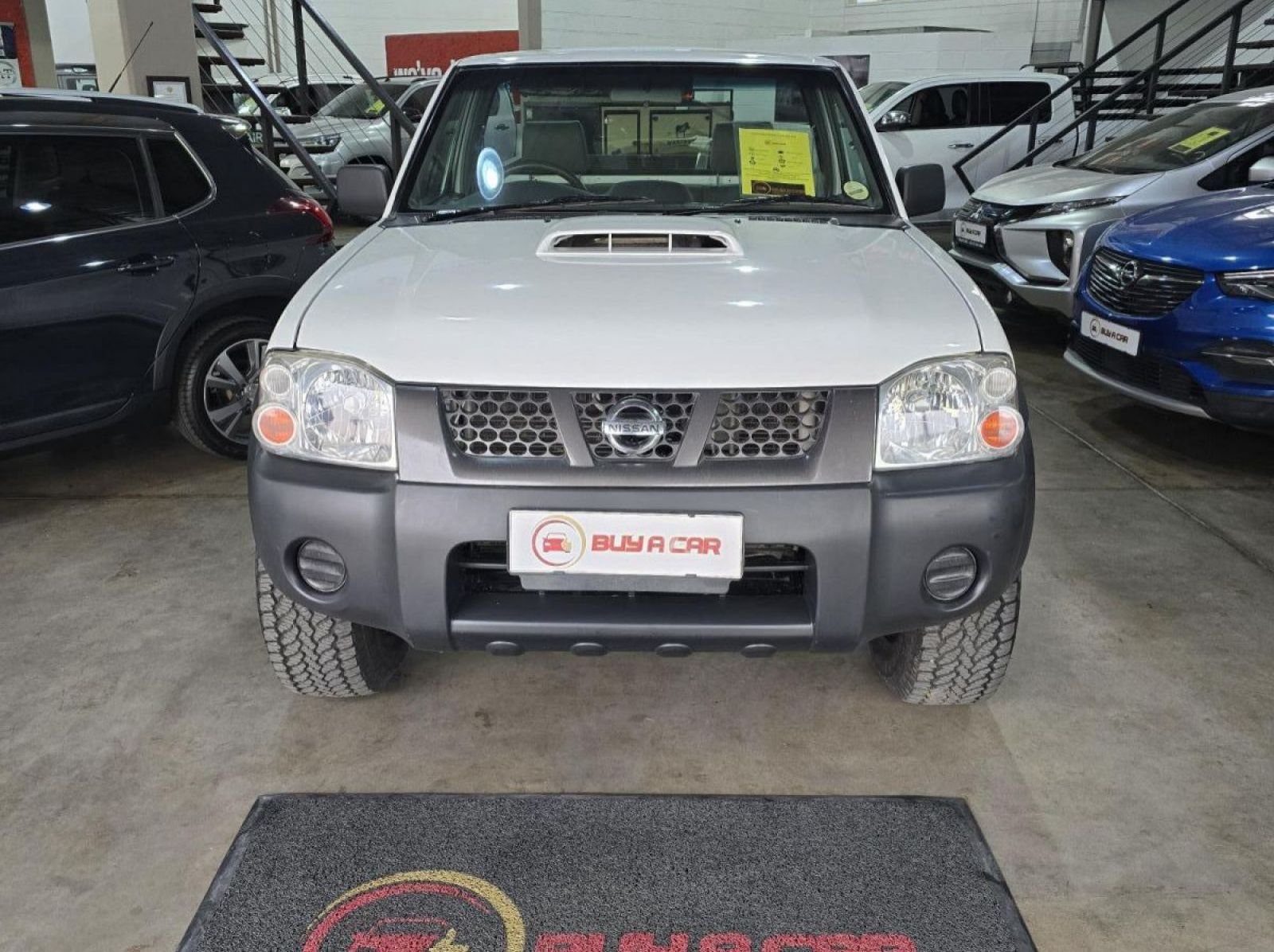 2020 Nissan NISSAN NP300 2.5 4X4 S/C pictures