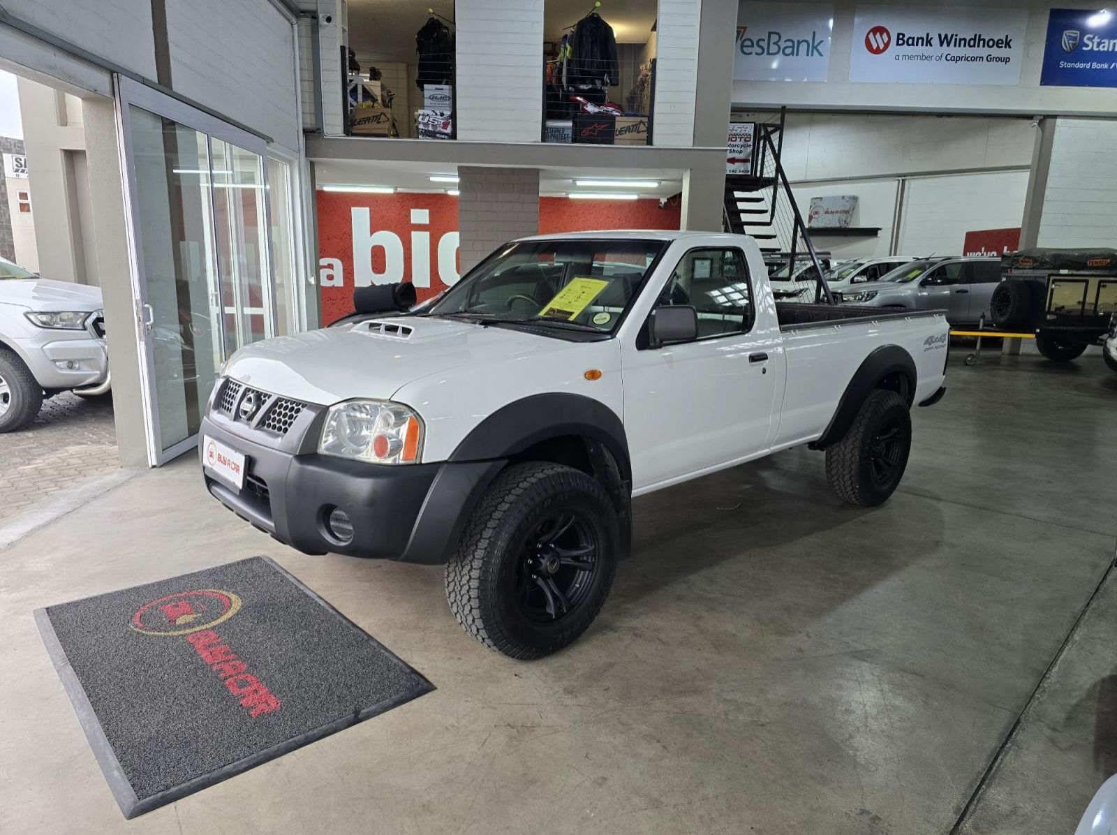 2020 Nissan NISSAN NP300 2.5 4X4 S/C pictures