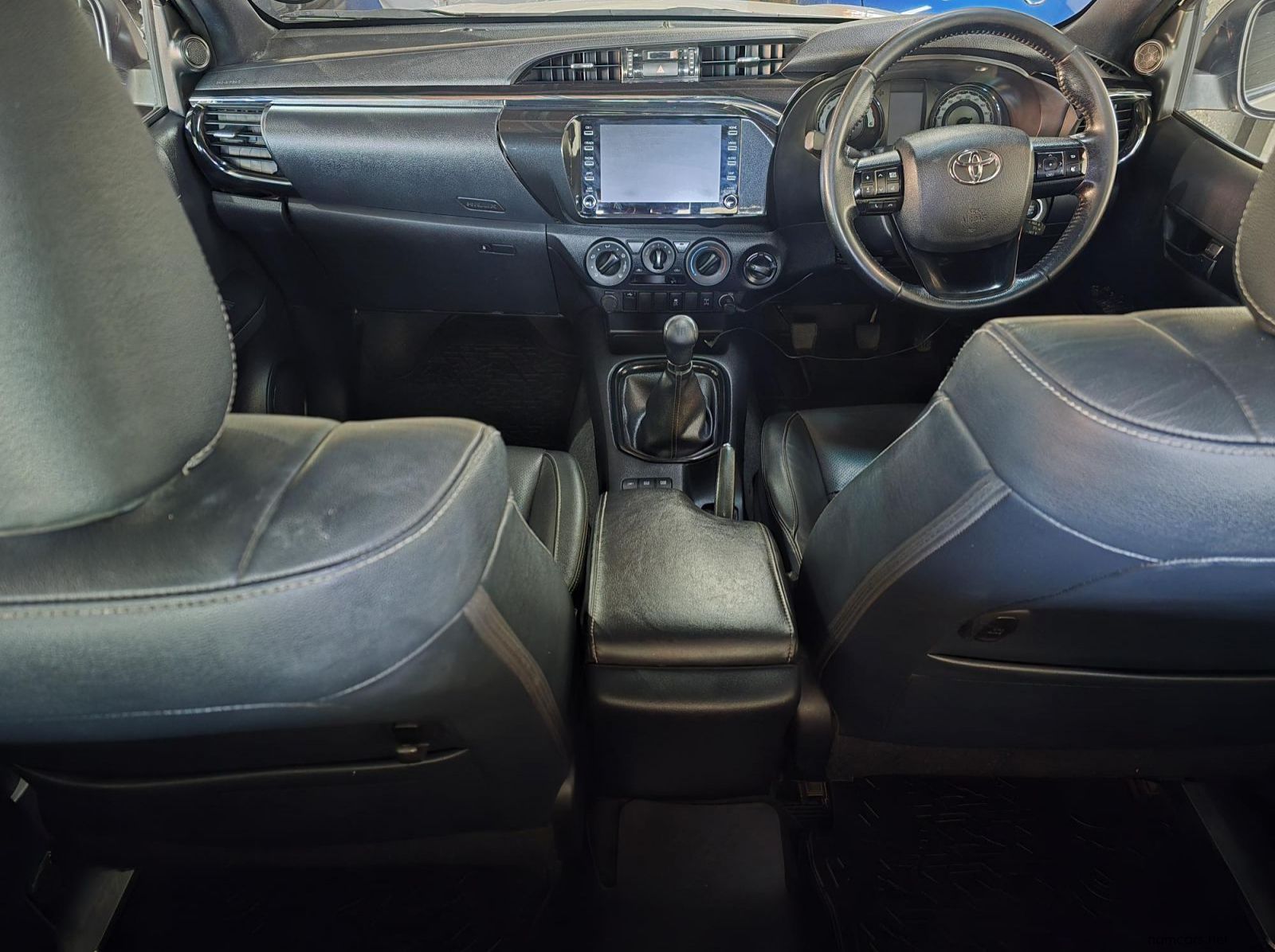 2019 Toyota TOYOTA HILUX 2.8 GD-6 4X4 EXTENDED CAB pictures