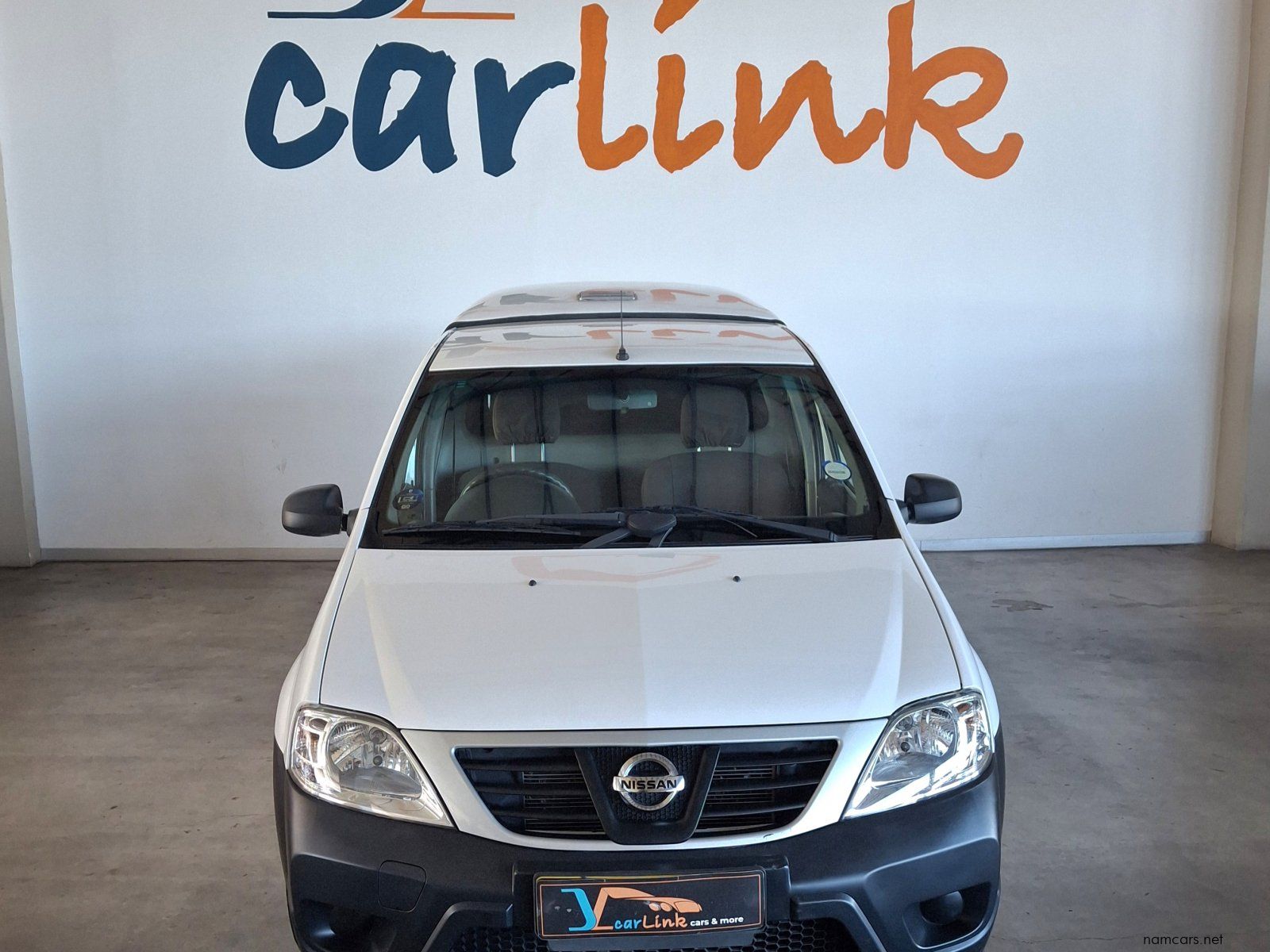 2022 Nissan NP200 1.6  A/C + Safety pack photo