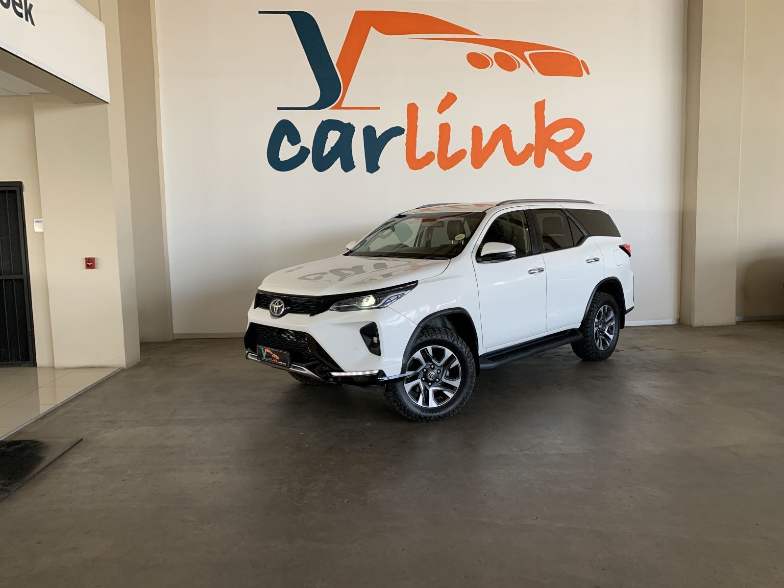 2024 Toyota Fortuner 2.4 GD-6 4x4 A/T photo