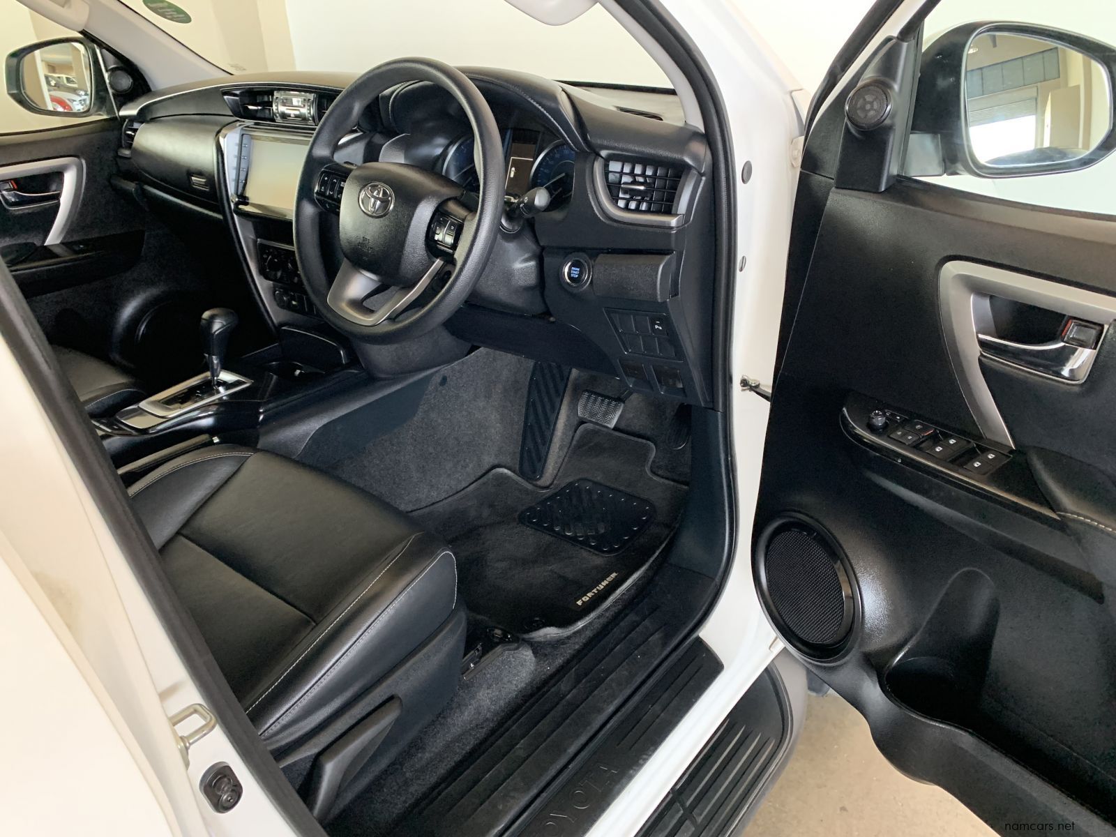 2024 Toyota Fortuner 2.4 GD-6 4x4 A/T photo