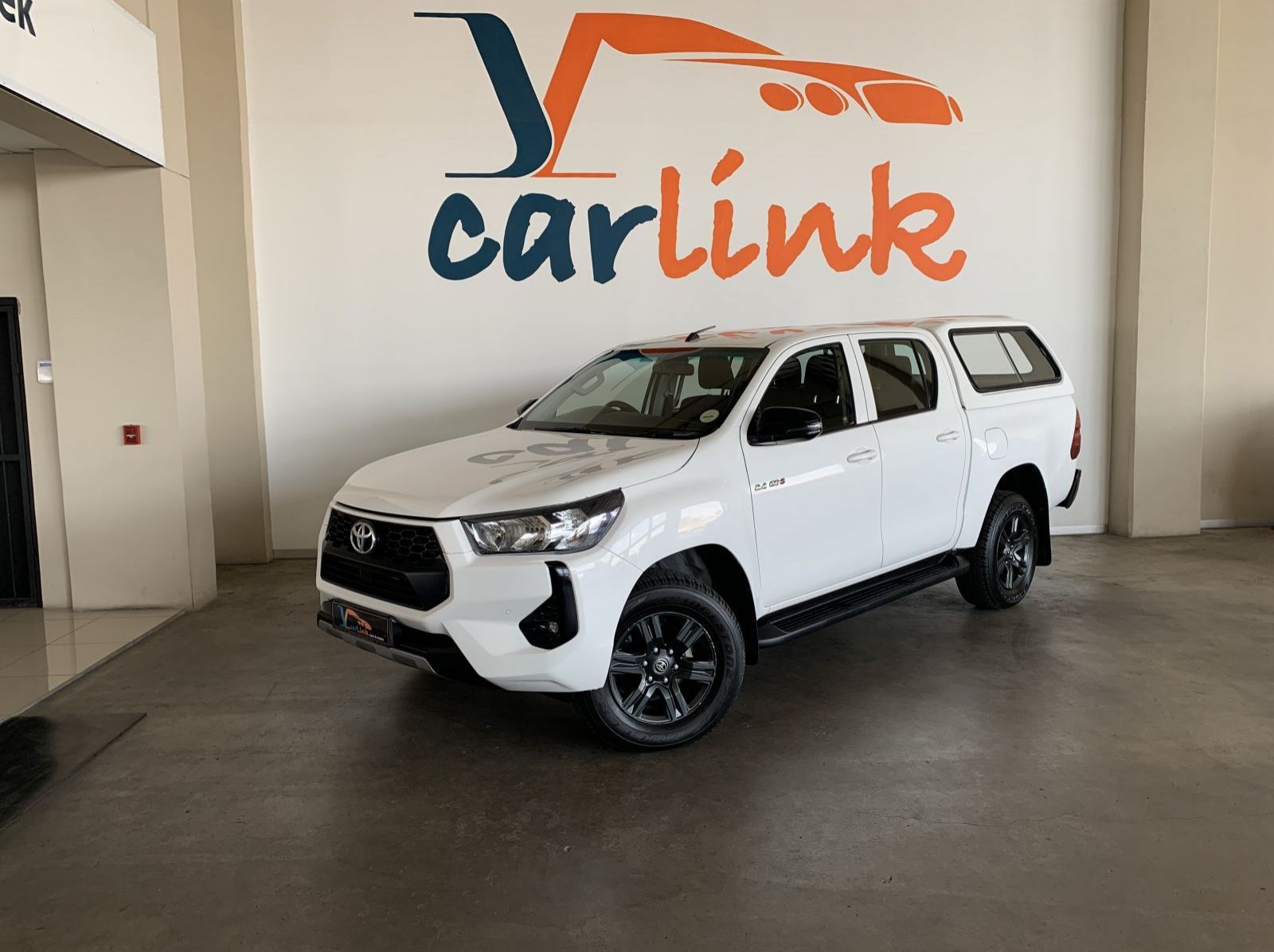 2024 Toyota Hilux 2.4 GD-6 4x4 A/T pictures