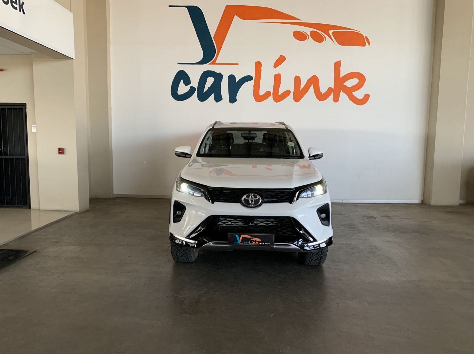 2024 Toyota Fortuner 2.4 GD-6 4x4 A/T pictures