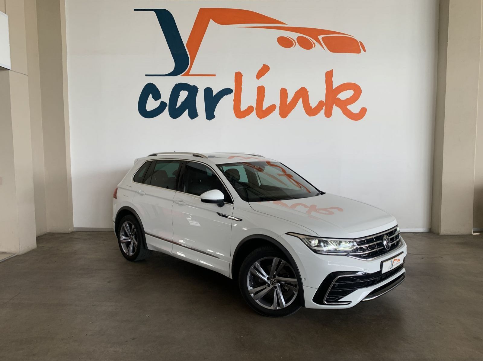 Used Volkswagen Tiguan 1.4 TSI R-Line DSG (110Kw)  for sale in Windhoek, Namibia