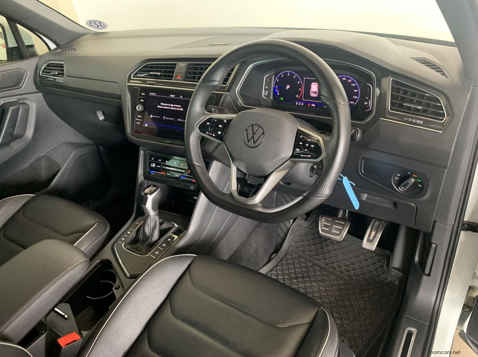 2023 Volkswagen Tiguan 1.4 TSI R-Line DSG (110Kw) pictures