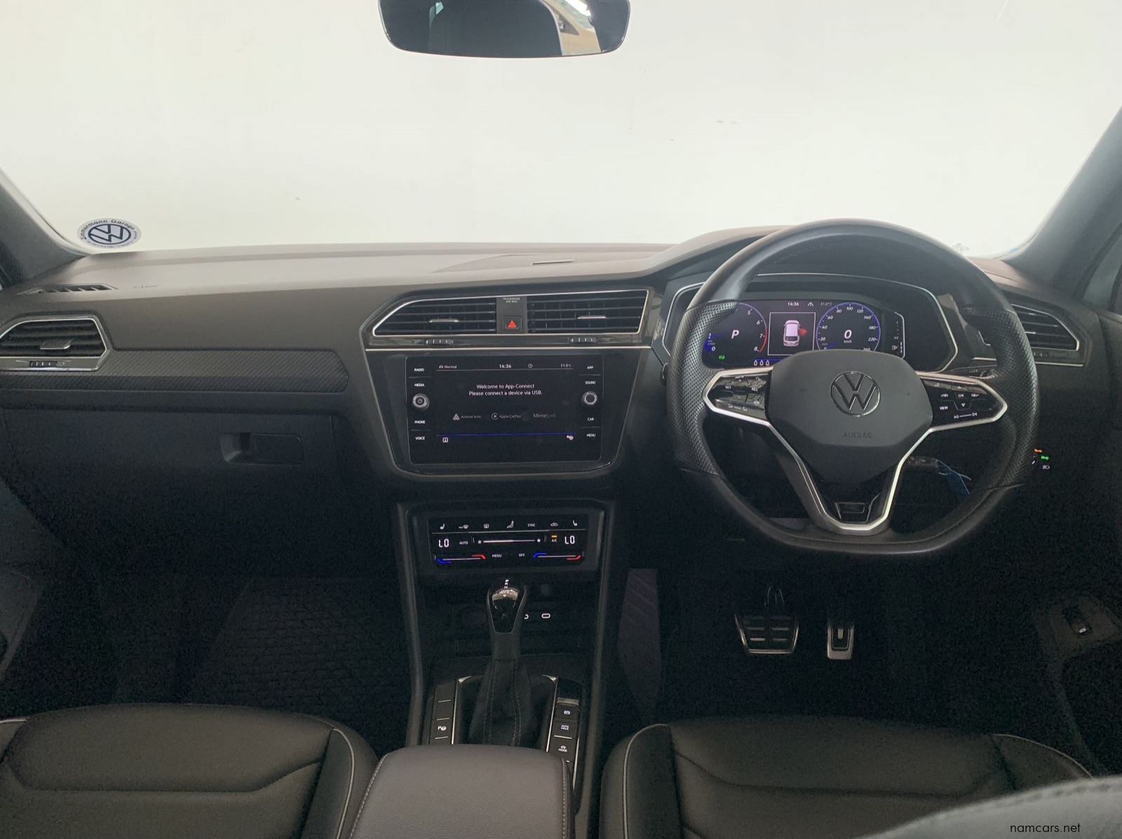 2023 Volkswagen Tiguan 1.4 TSI R-Line DSG (110Kw) pictures