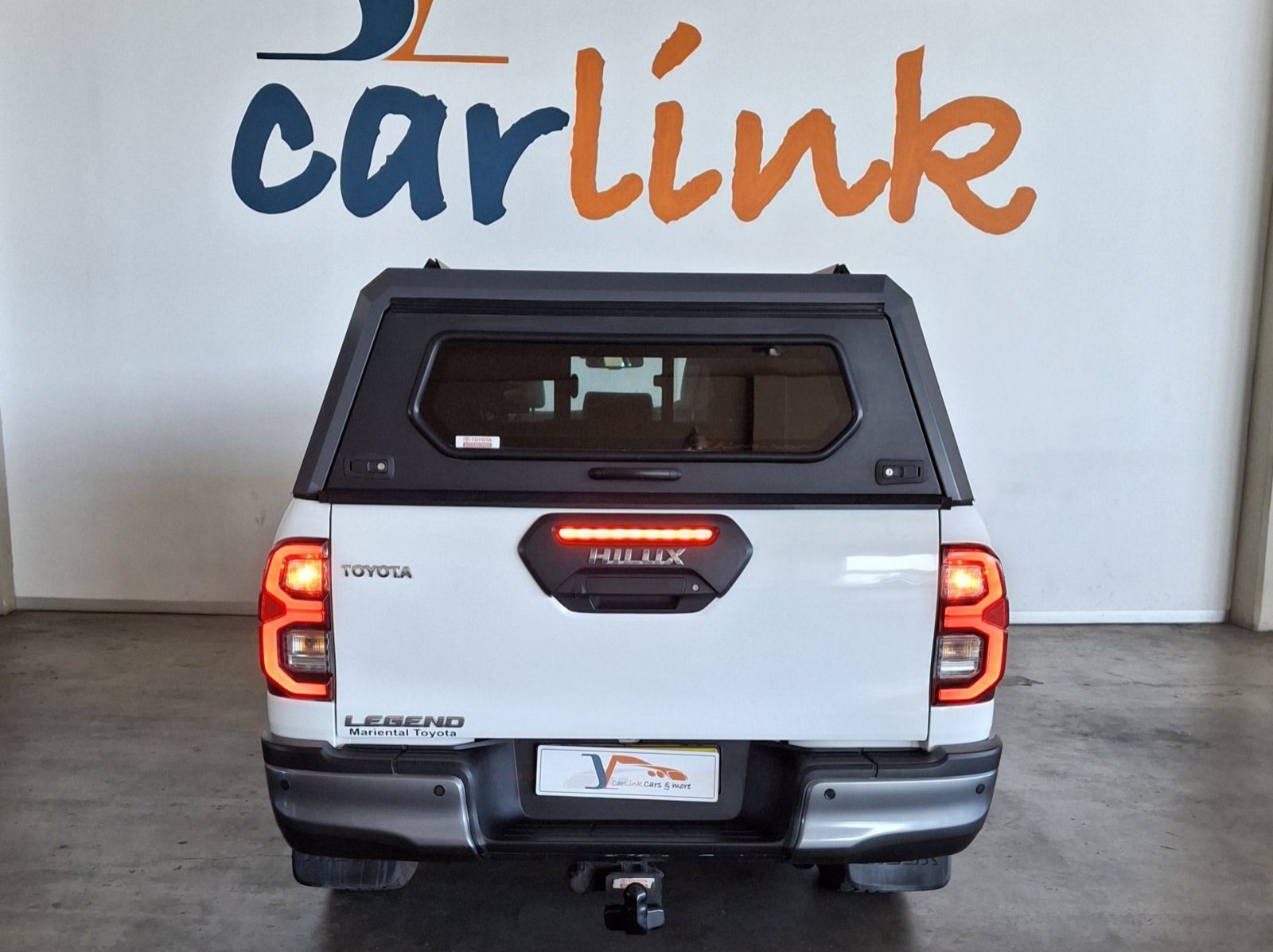 2023 Toyota Hilux 2.8 GD6 RB Legend A/T 4x2 pictures