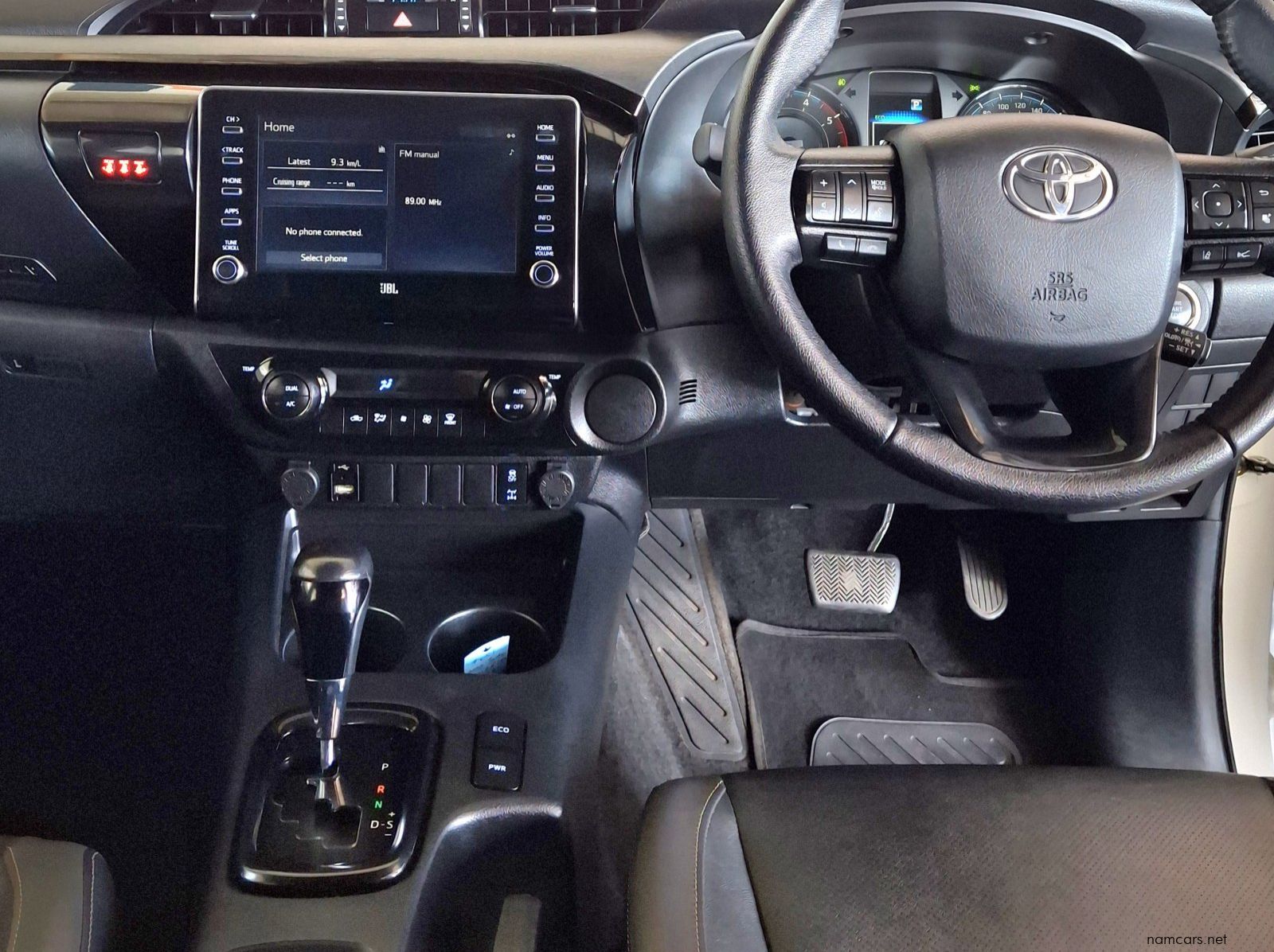 2023 Toyota Hilux 2.8 GD6 RB Legend A/T 4x2 pictures