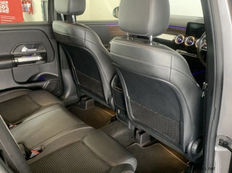 2021 Mercedes-Benz GLB 220d 4Matic pictures