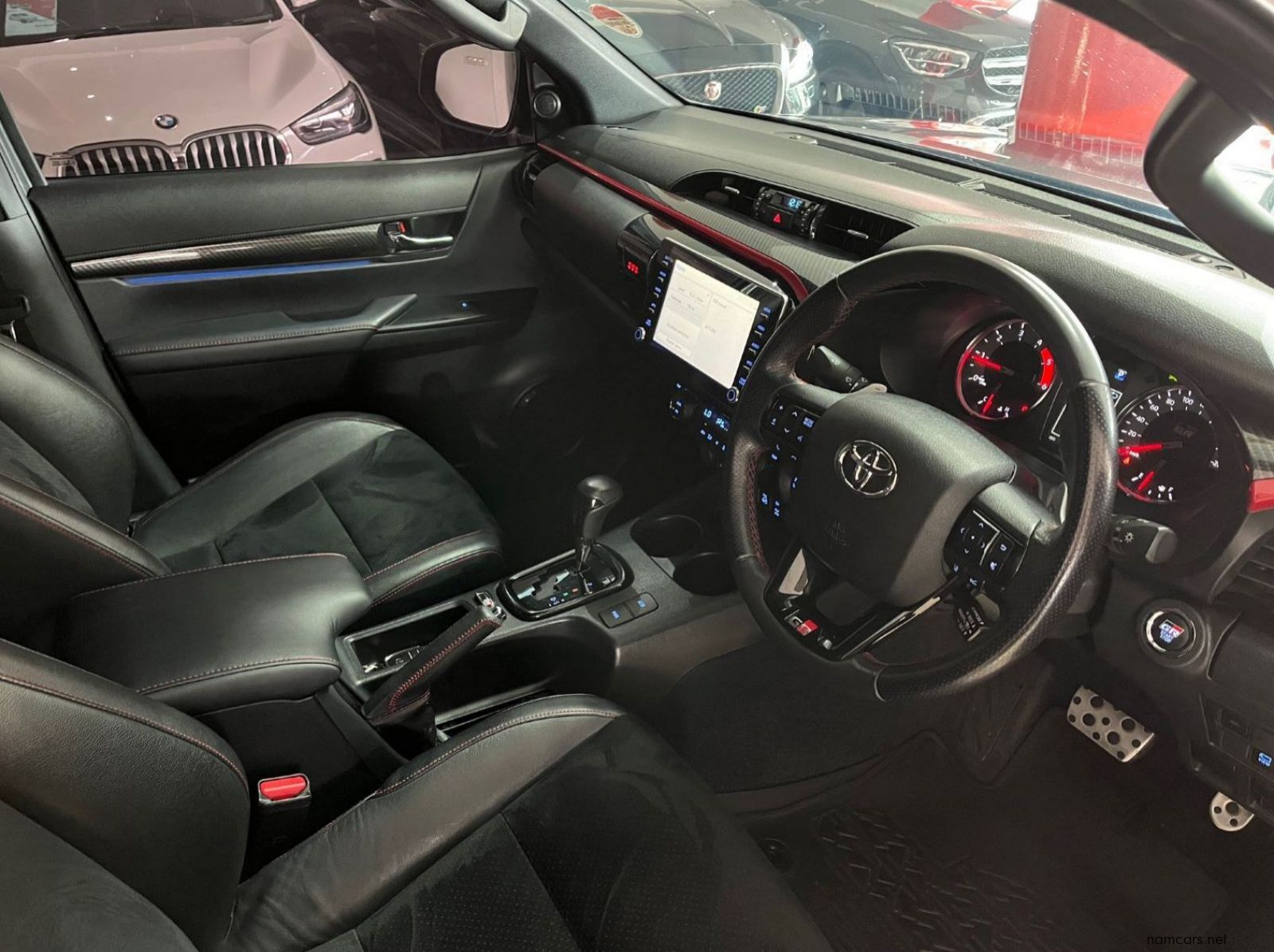 2022 Toyota Hilux 2.8 GD-6 GR-S 4x4 A/T D/C pictures