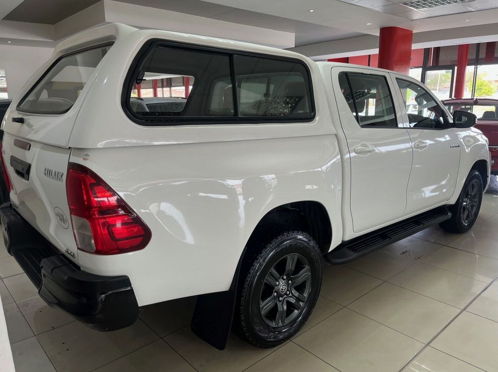 2024 Toyota Hilux 2.4 GD-6 Raider 4x4 Automatic pictures