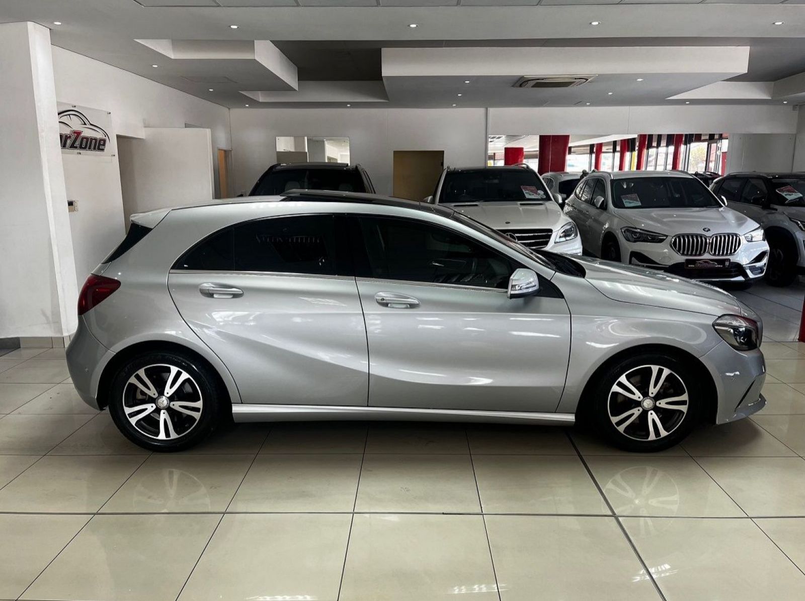 2017 Mercedes-Benz A 220d Urban A/t pictures