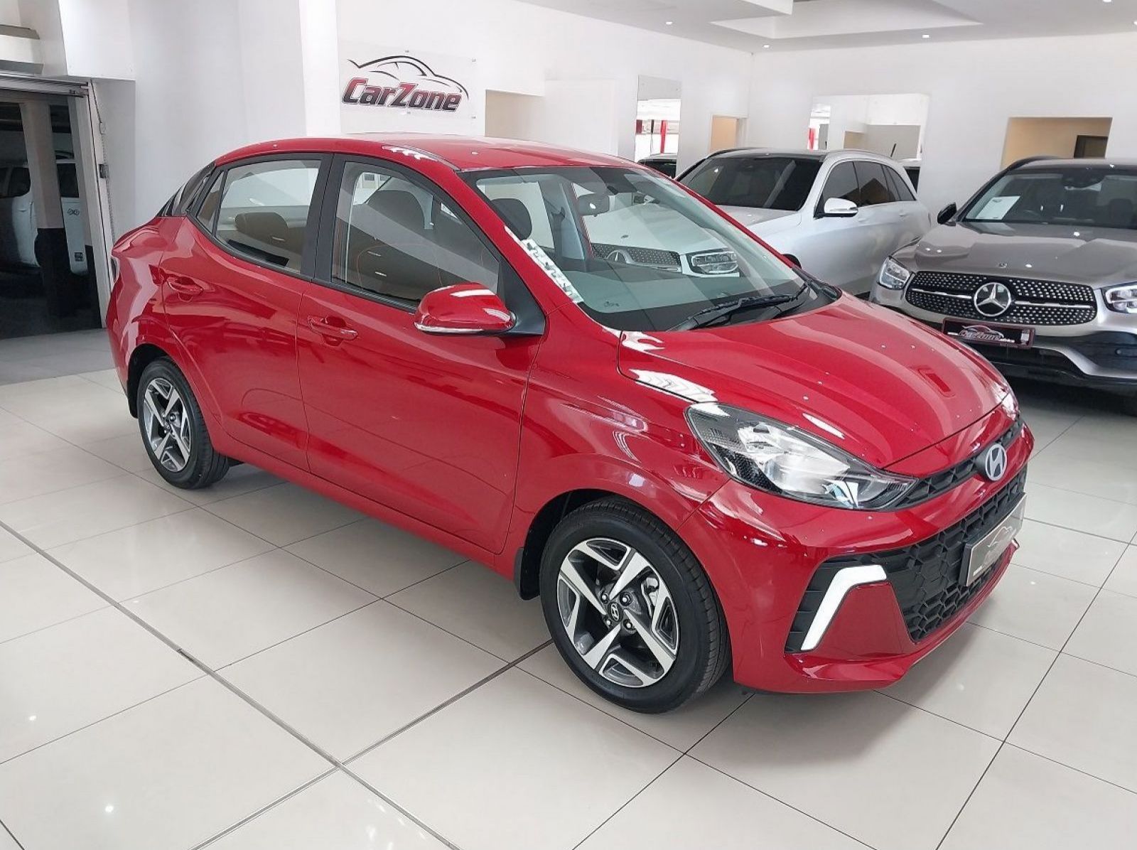 Used Hyundai Hyuandai Grand i10 1.2 Executive AT  for sale in Windhoek, Namibia