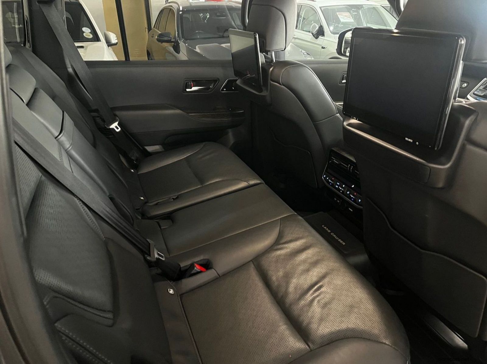 2022 Toyota Landcruiser 300 V6 3.5t Zx pictures