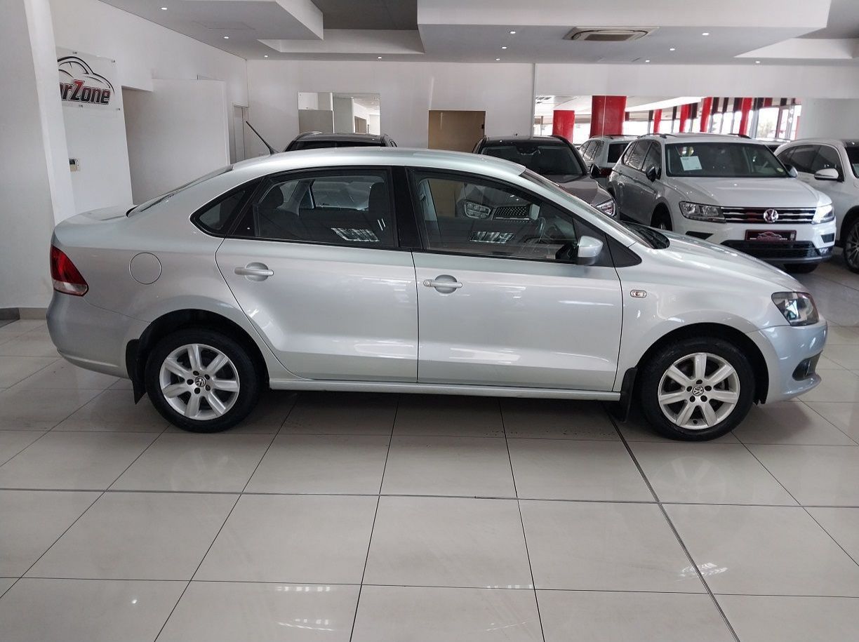 2013 Volkswagen Polo 1.6 Comfortline pictures