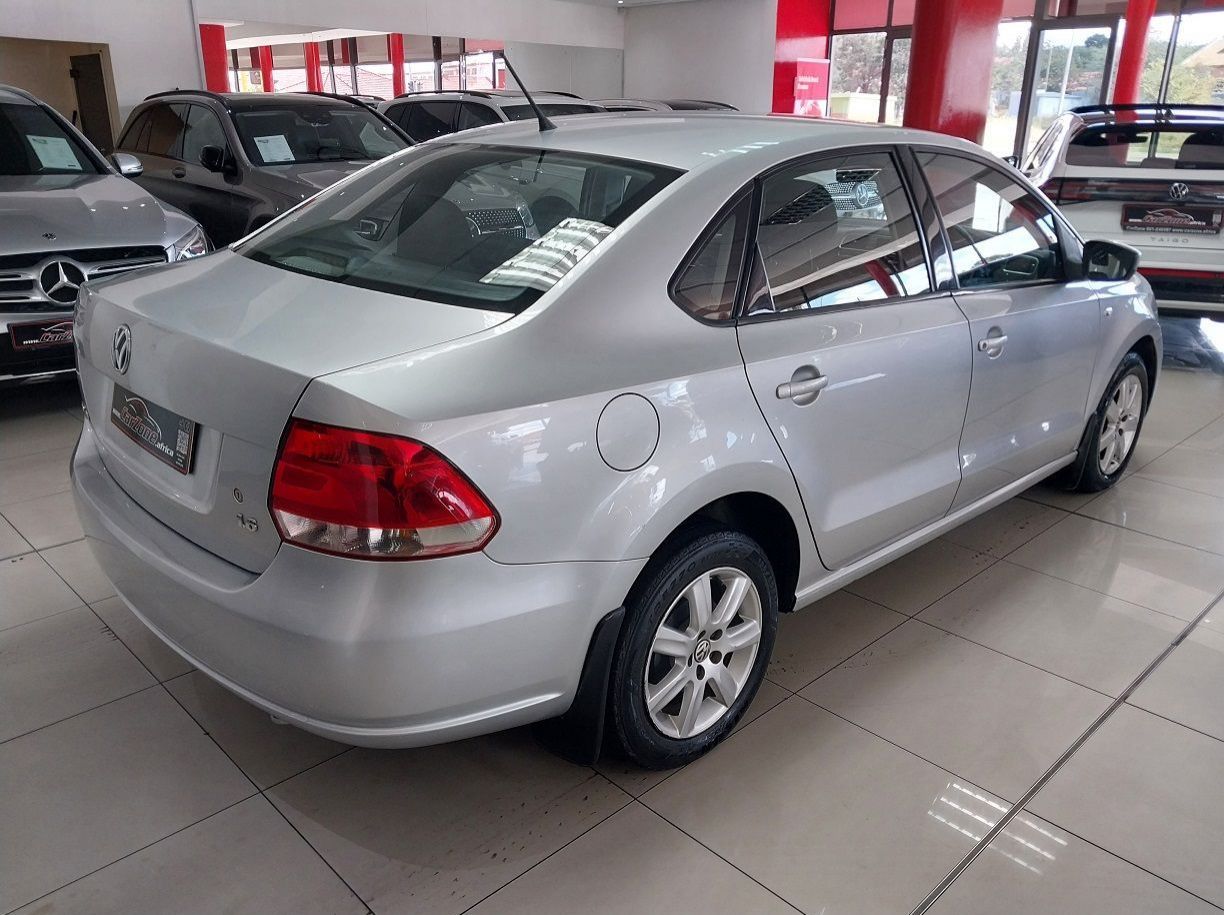 2013 Volkswagen Polo 1.6 Comfortline pictures