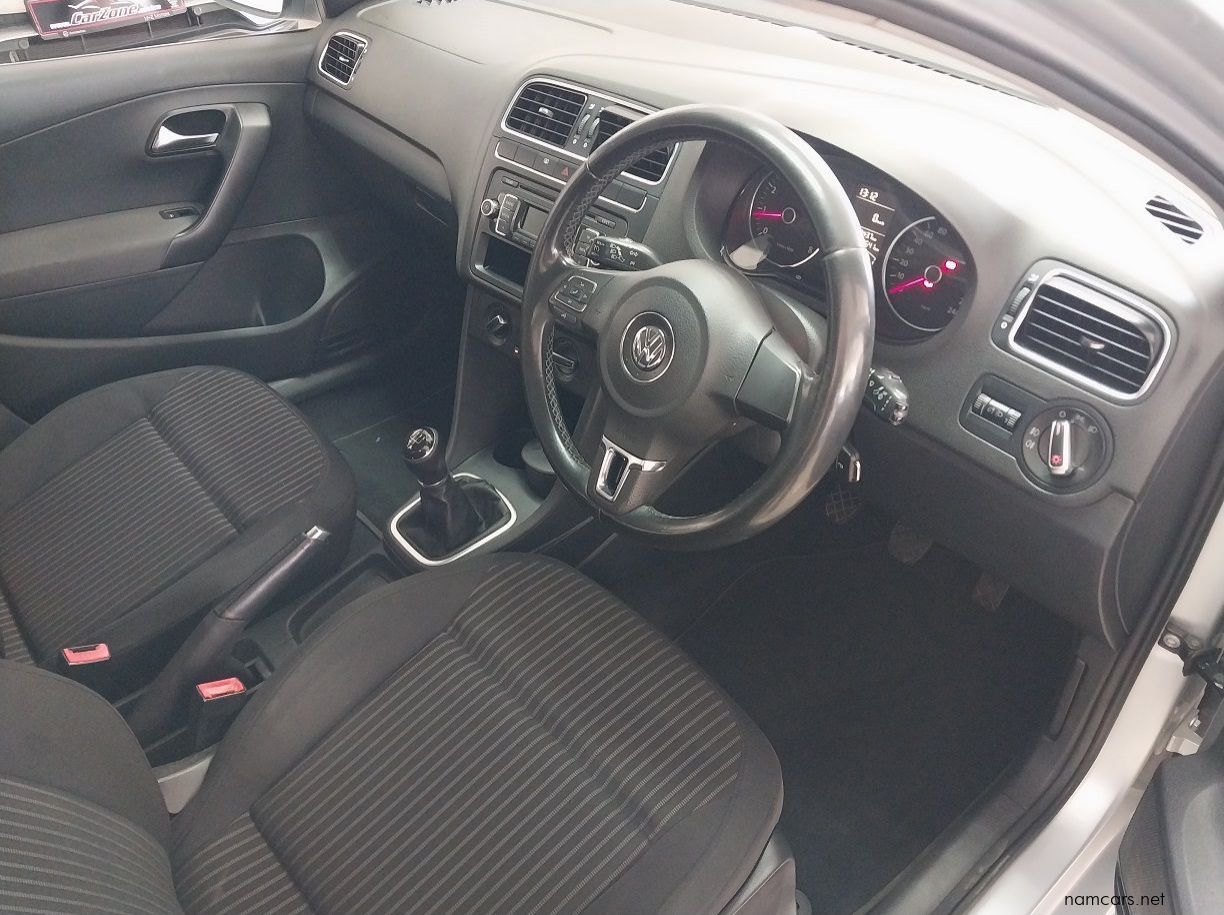 2013 Volkswagen Polo 1.6 Comfortline pictures