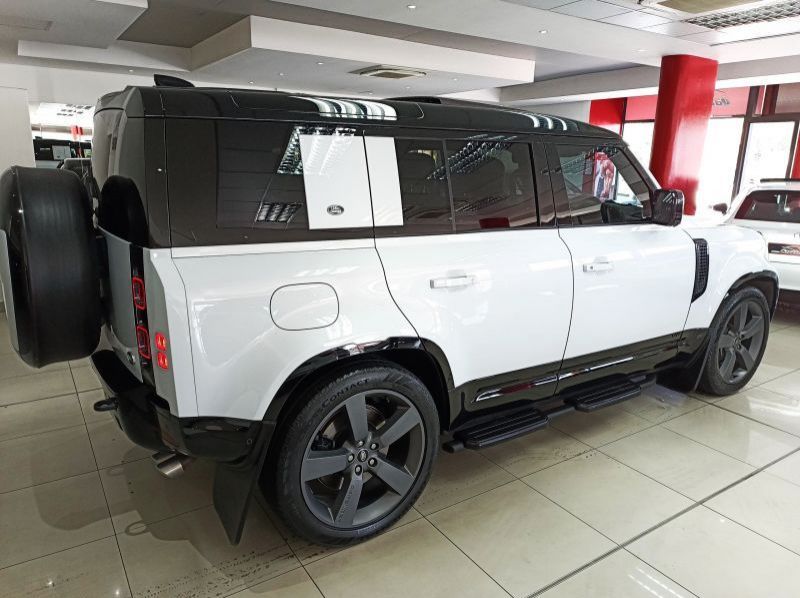 2022 Land Rover Defender 110 P525 V8 386kW pictures