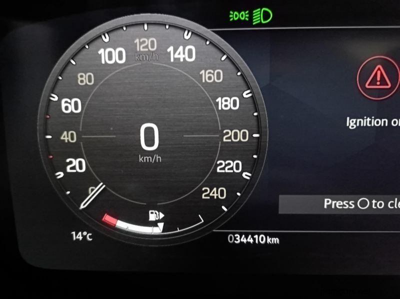 2022 Land Rover Defender 110 P525 V8 386kW pictures