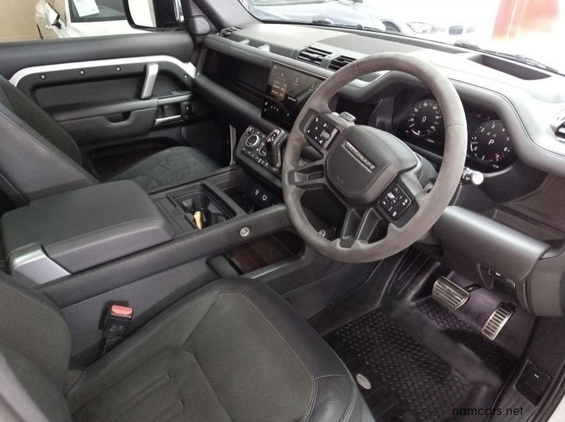 2022 Land Rover Defender 110 P525 V8 386kW pictures