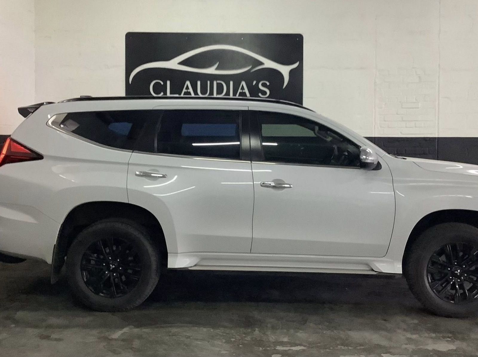 2022 Mitsubishi Pajero Sport 2.4l 4x4 pictures