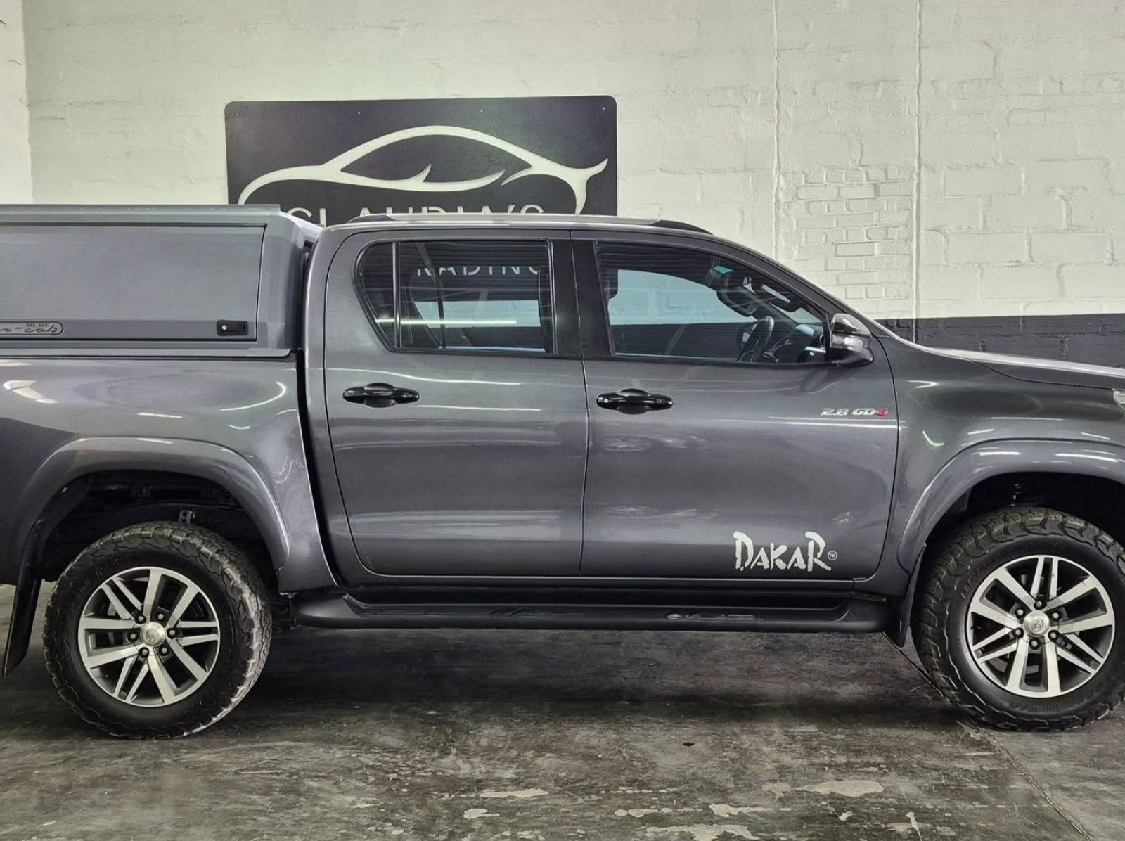 2018 Toyota Hilux 2.8l GD-6 Raider 4x4 pictures
