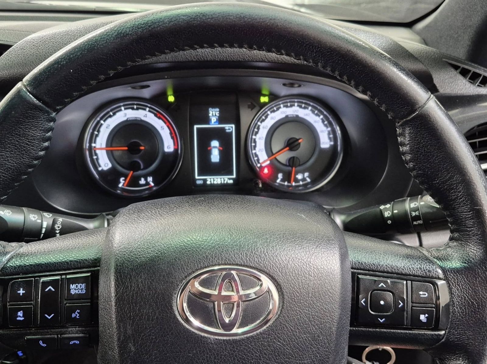 2018 Toyota Hilux 2.8l GD-6 Raider 4x4 pictures