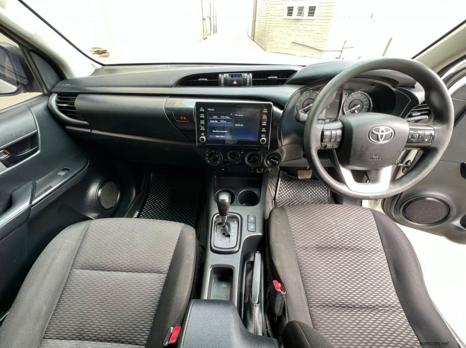 2021 Toyota Hilux 2.4GD-6 Double Cab Raider 4x4 A/T pictures