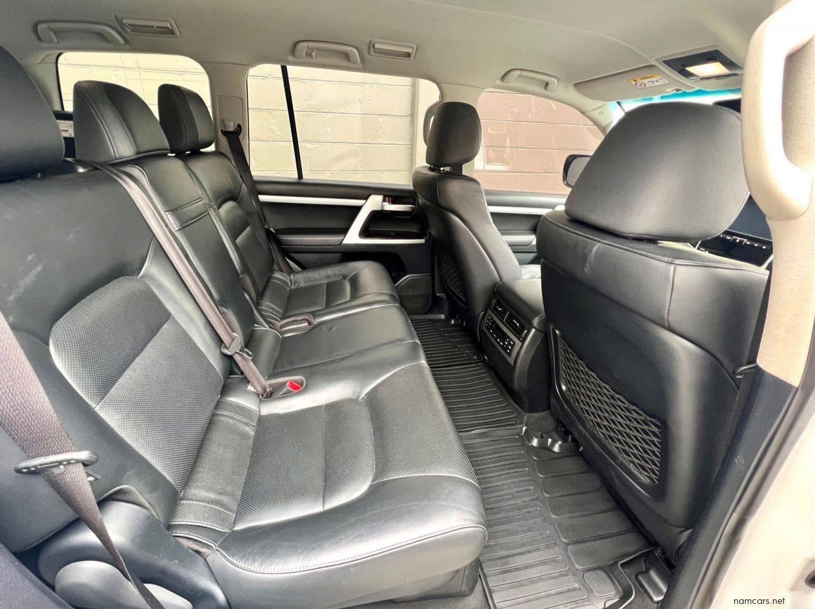 2019 Toyota Land Cruiser 200 VXR pictures