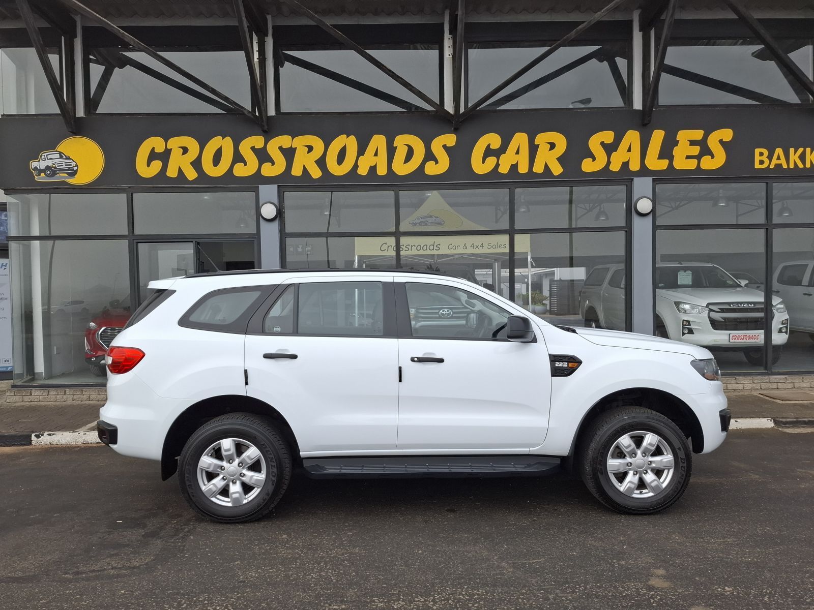 2017 Ford FORD EVEREST 2.2 XLS A/T 4X2 photo
