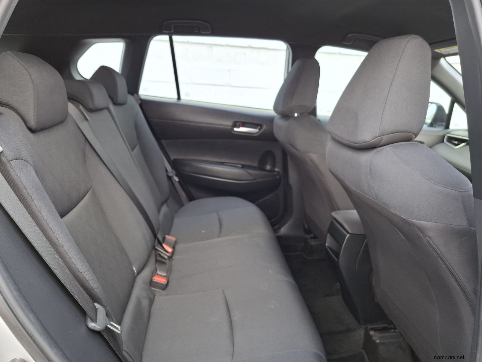 2024 Toyota Corolla Cross 1.8XI photo