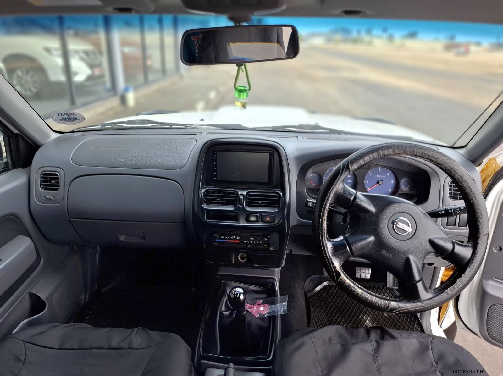 2019 Nissan NISSAN NP300 2.5 TDI D/C 2X4 pictures