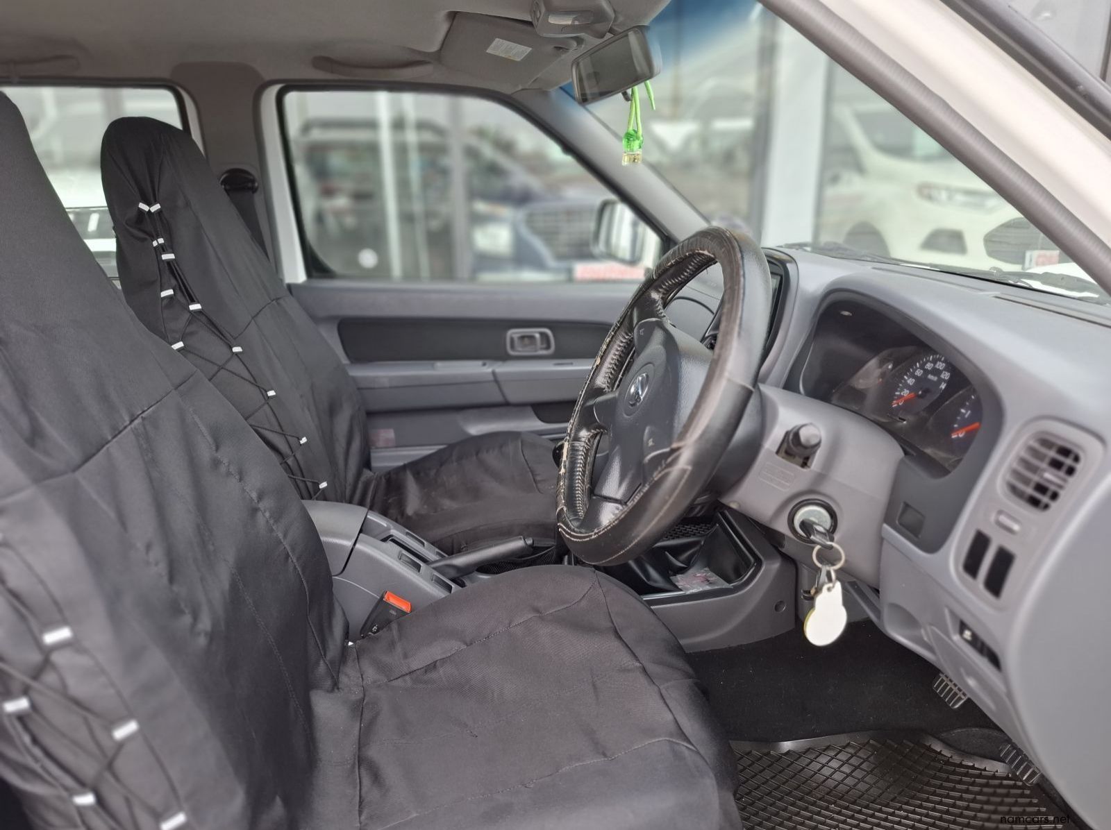 2019 Nissan NISSAN NP300 2.5 TDI D/C 2X4 pictures