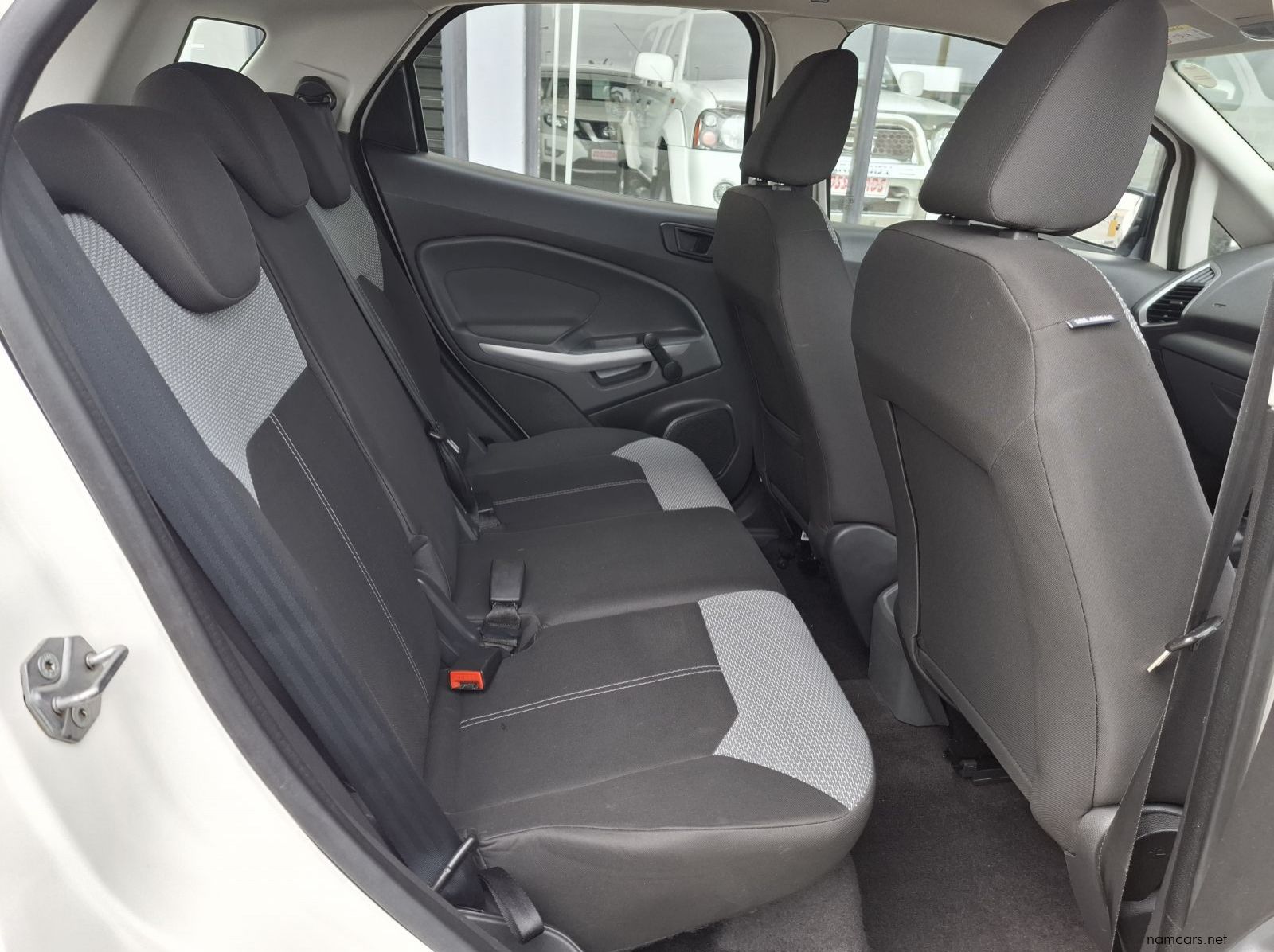 2017 Ford EcoSport 1.5 Ambiente pictures