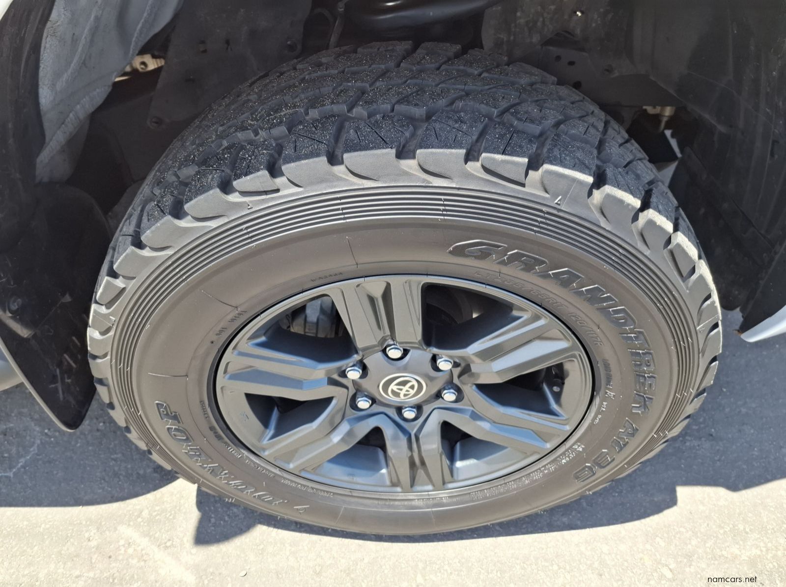 2025 Toyota HILUX 2.8 GD6 RAIDER D/C A/T 4X4 pictures