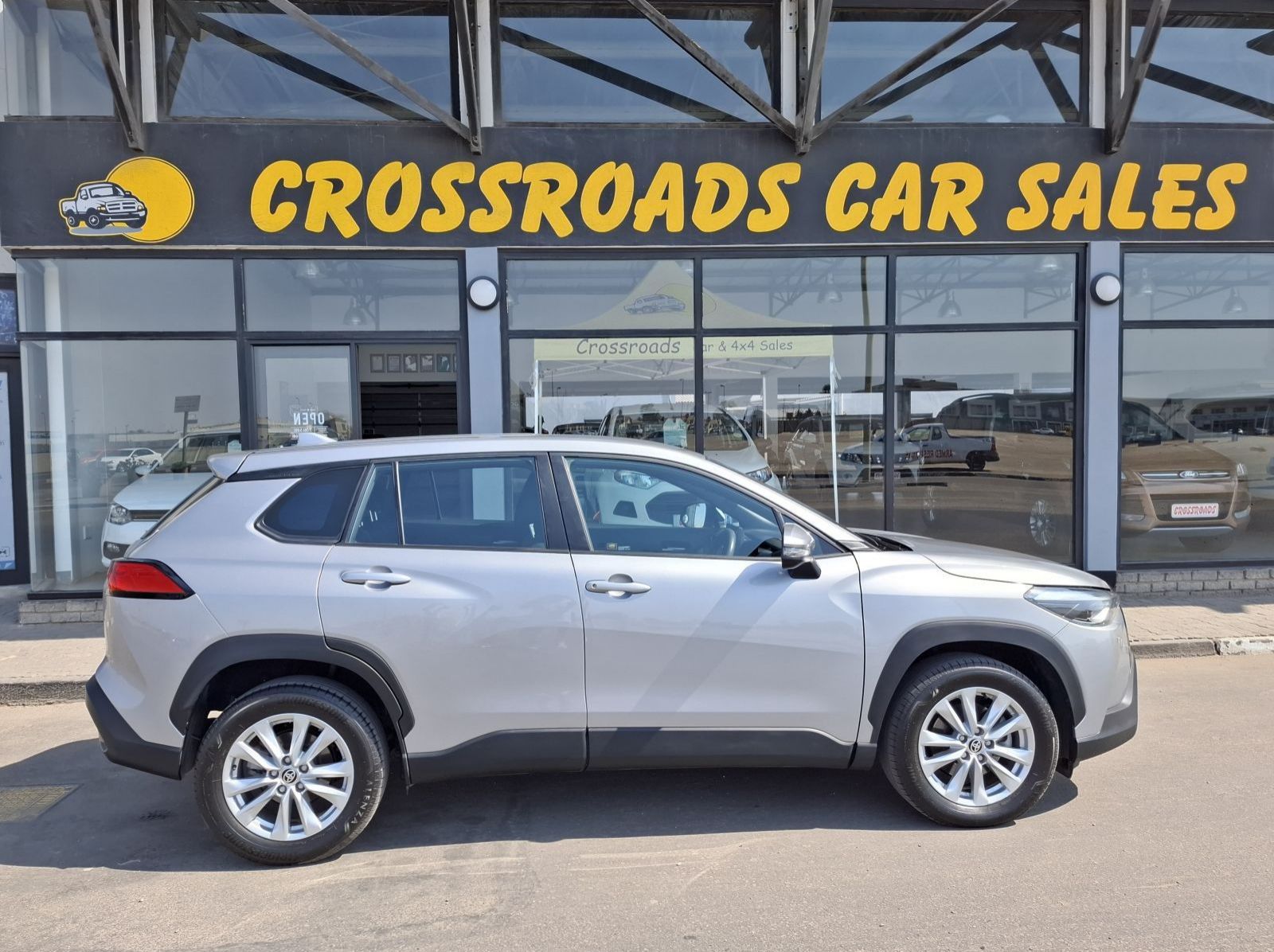 2024 Toyota Corolla Cross 1.8XI pictures