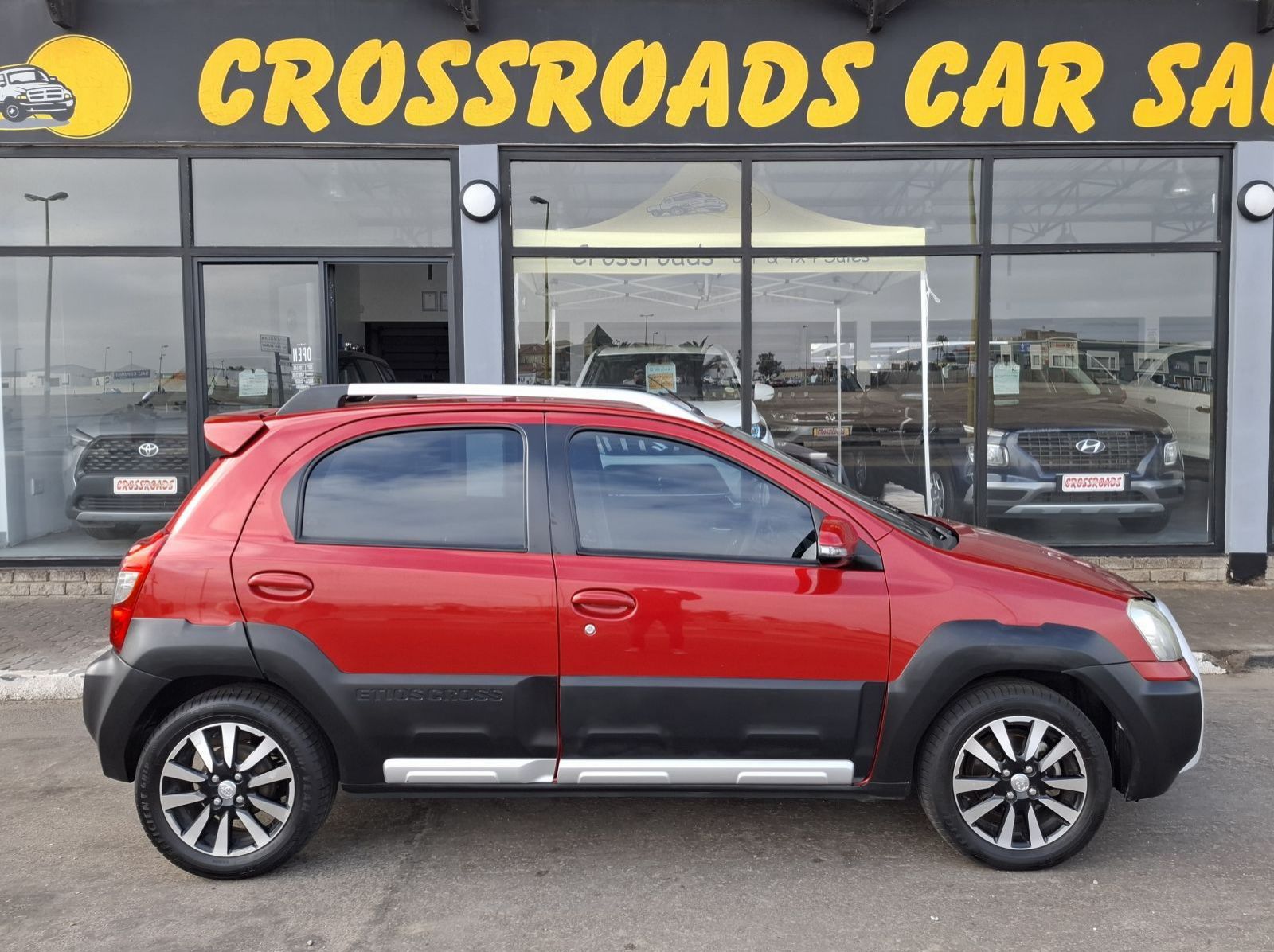 2016 Toyota Etios Cross 1.5 XS 5DR pictures