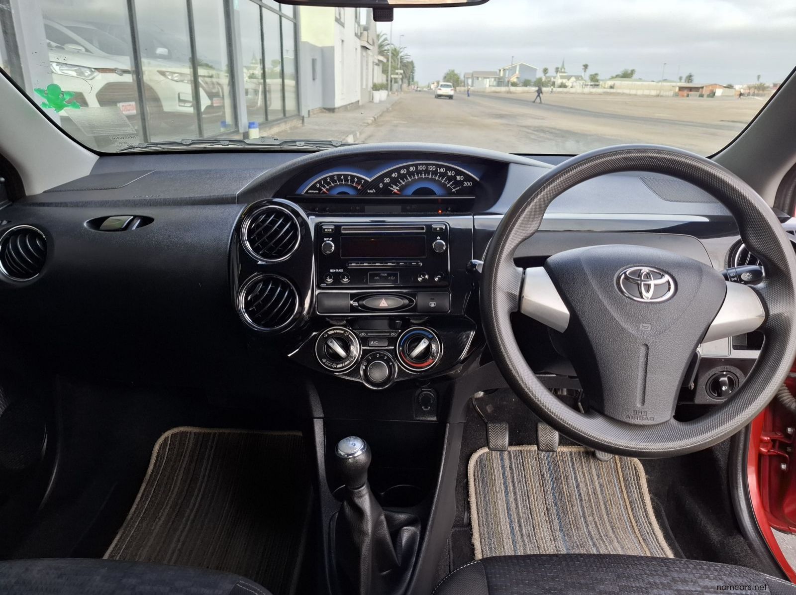 2016 Toyota Etios Cross 1.5 XS 5DR pictures