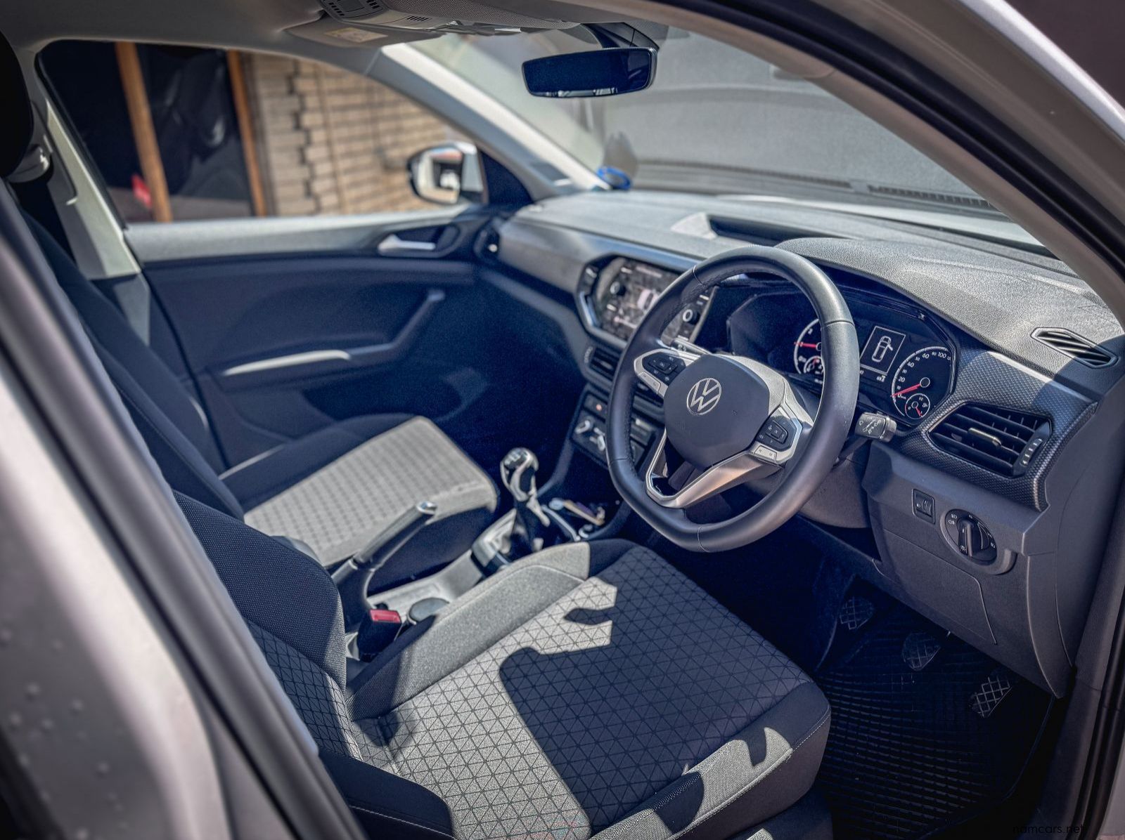 2023 Volkswagen T-Cross 1.0 TSI C/Line pictures