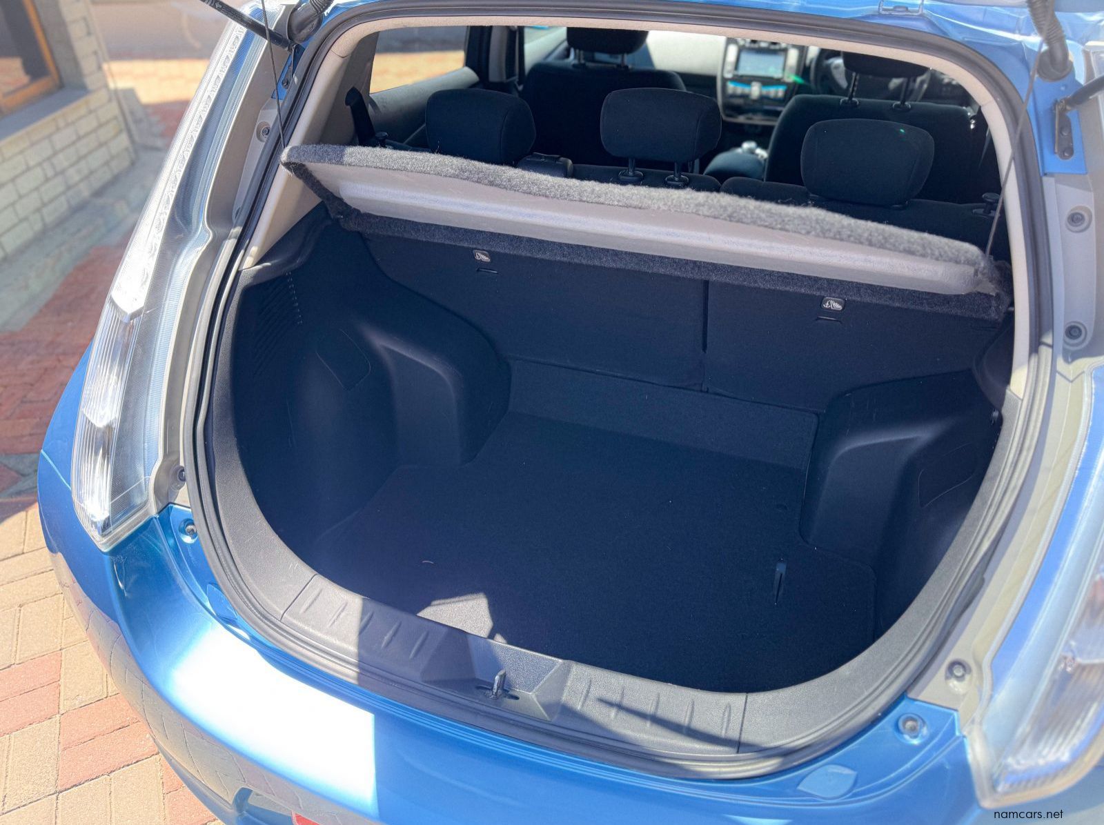 2014 Nissan Leaf pictures