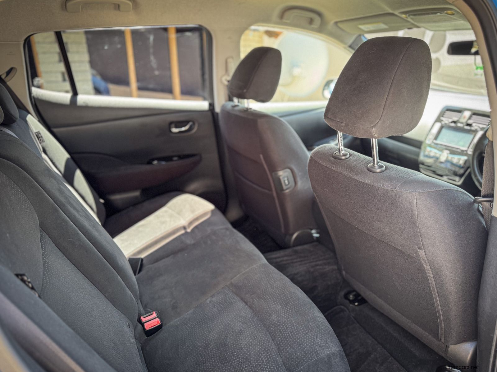 2014 Nissan Leaf pictures