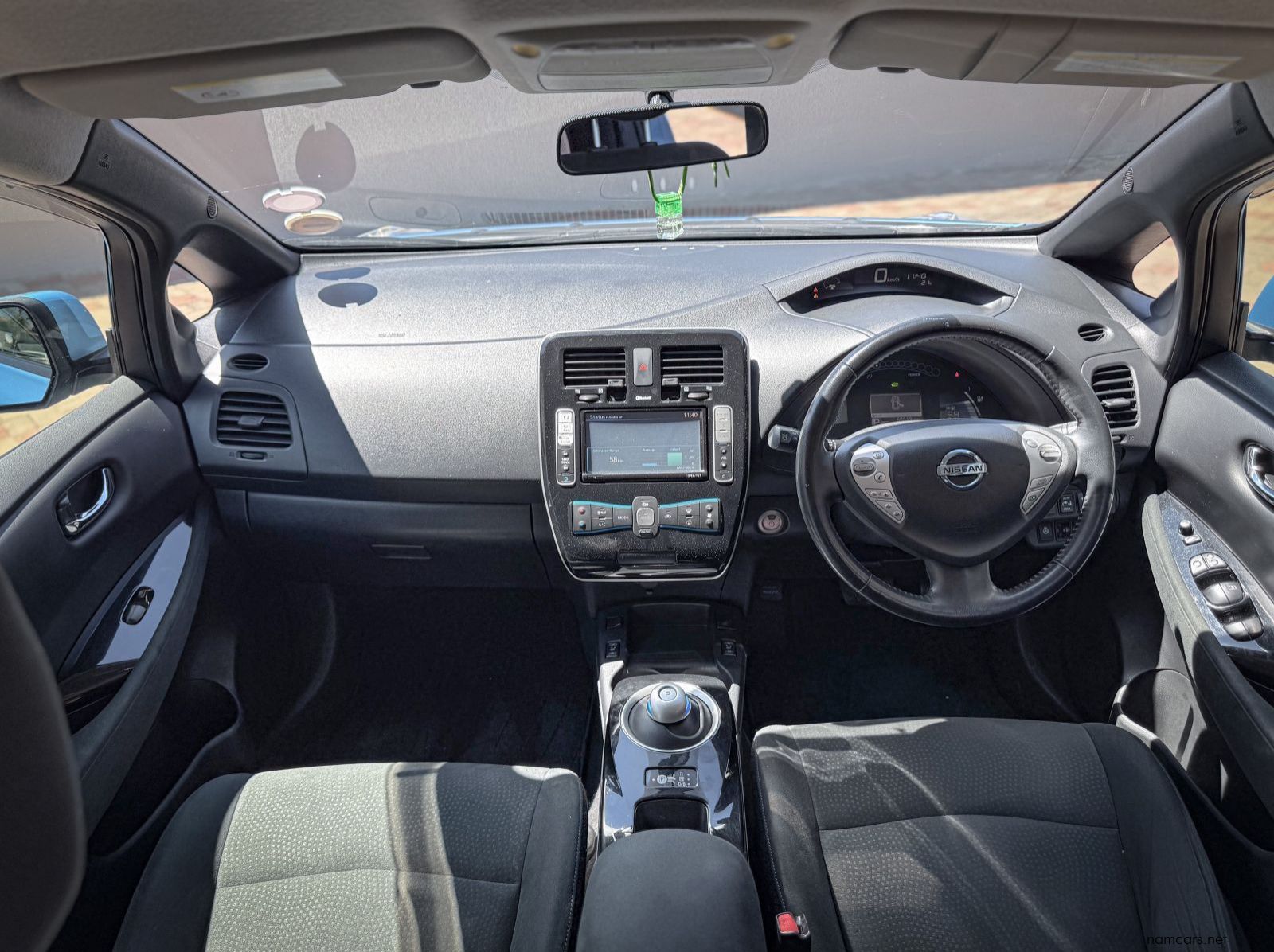 2014 Nissan Leaf pictures