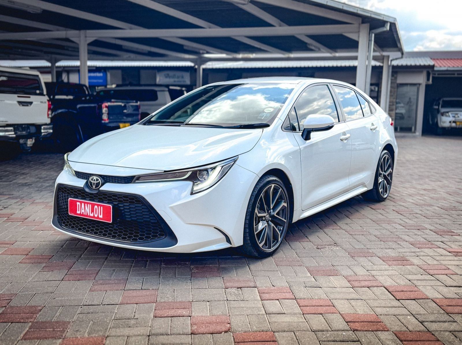 2020 Toyota Corolla 2.0 XR CVT pictures