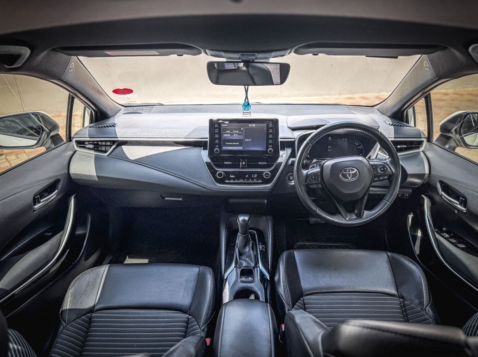 2020 Toyota Corolla 2.0 XR CVT pictures