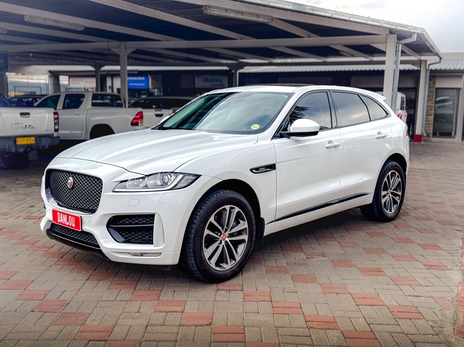 2016 Jaguar F-Pace 3.0 AWD A/T SC R-Sport pictures