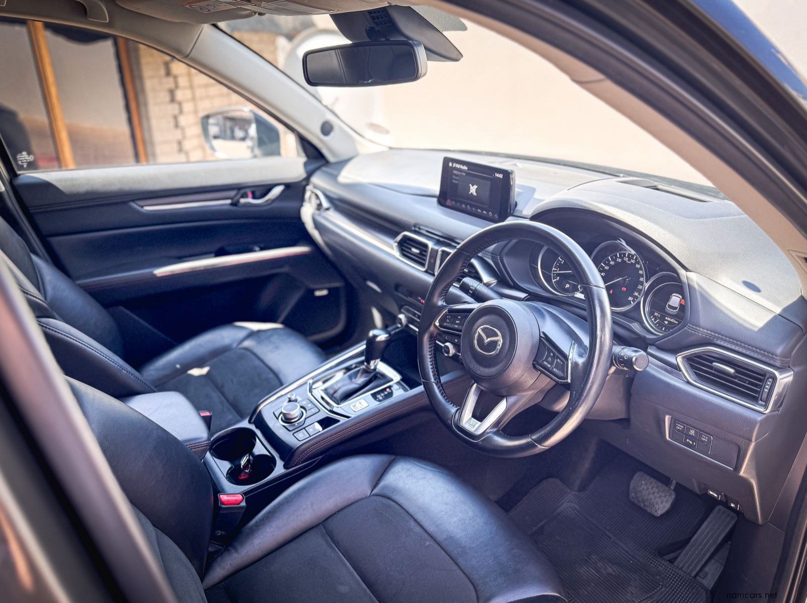 2022 Mazda CX-5 2.0 pictures