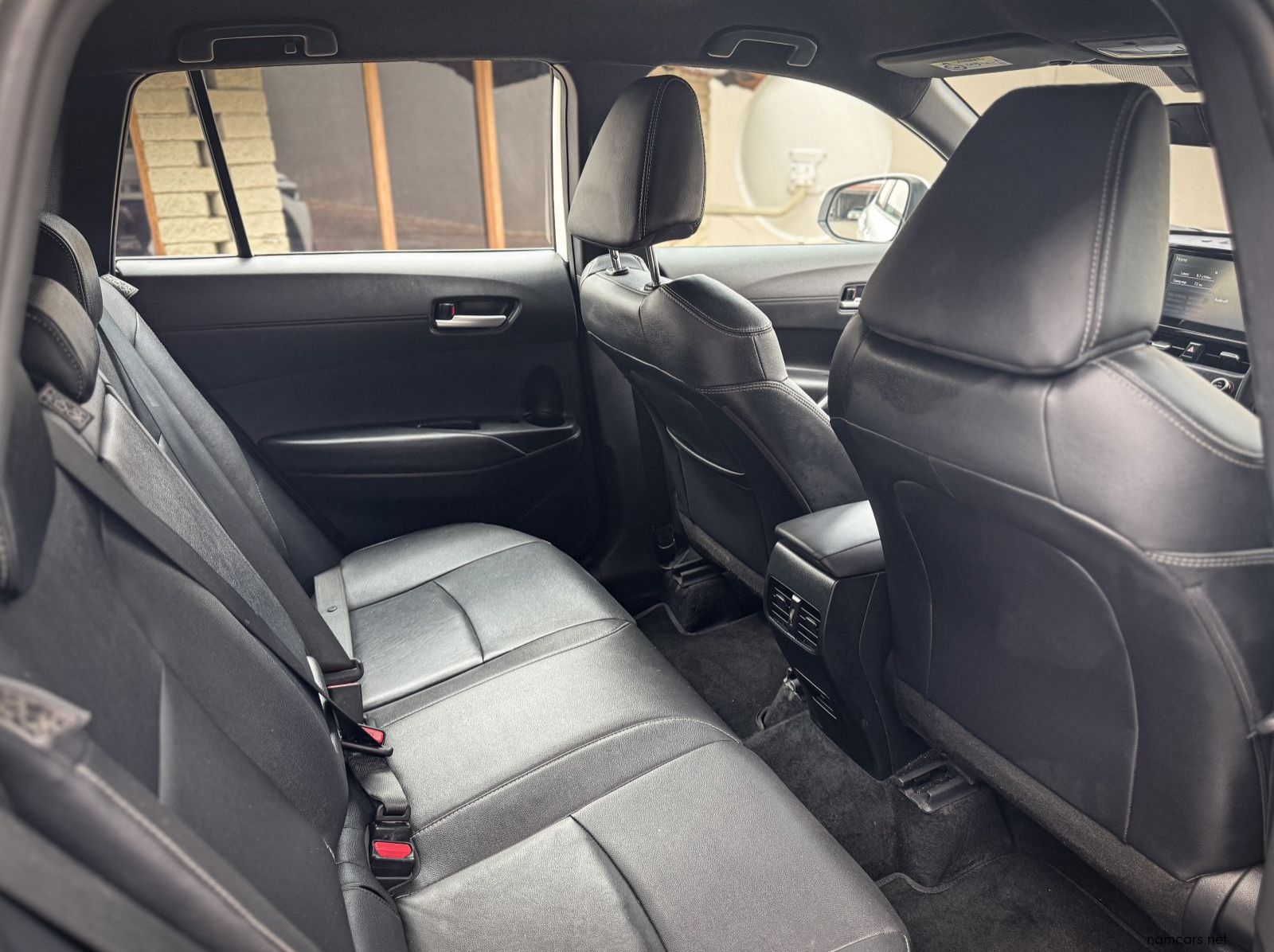 2024 Toyota Corolla Cross 1.8 XS pictures